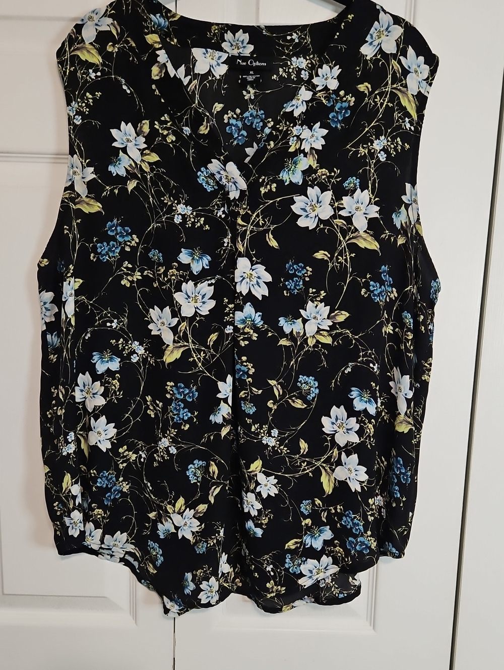 Nue Options Black Sleeveless Floral V-Neck Top